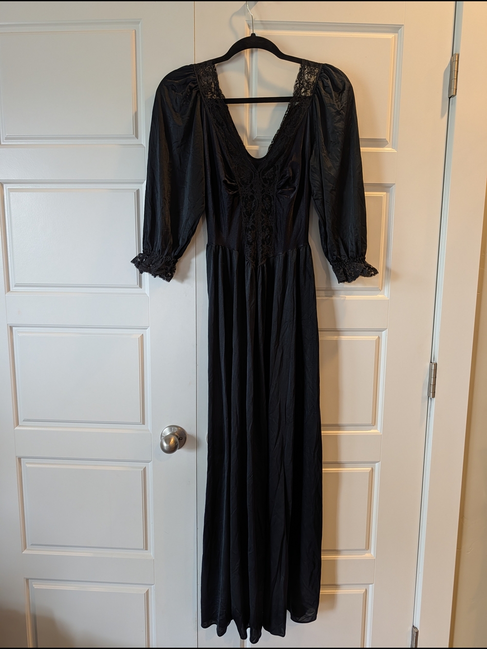 Vtg Olga Nightgown Black Lace Puff Sleeve Maxi Dress Full Sweep 92067 Medium USA